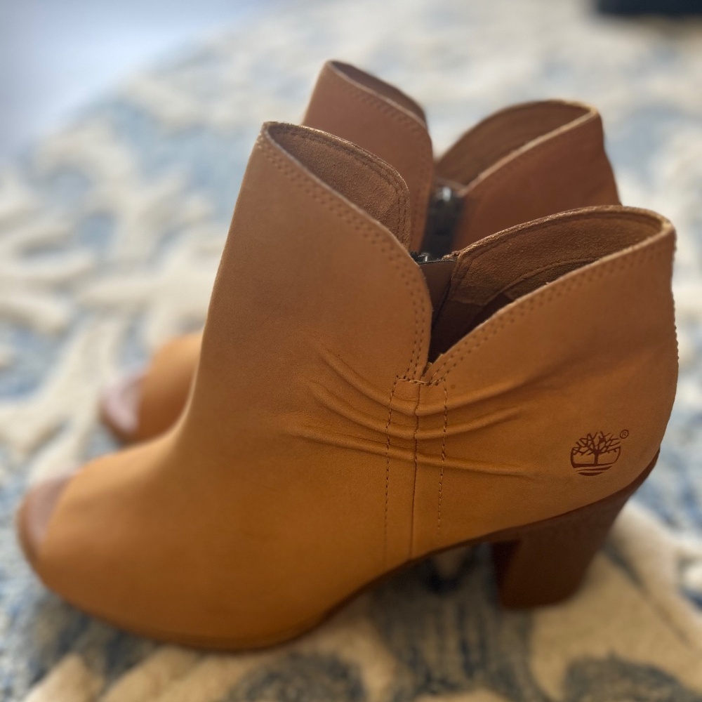 NWOT Timberland Glancy Ruched Peep Toe Heel